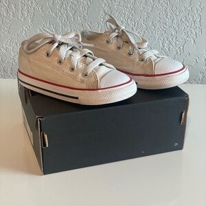 Converse white chucks Size 8C